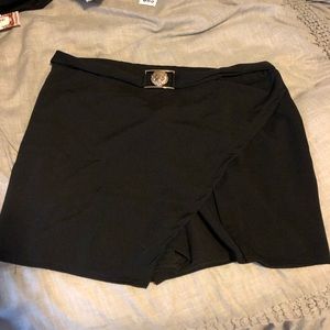Boohoo black skort 18 NWT